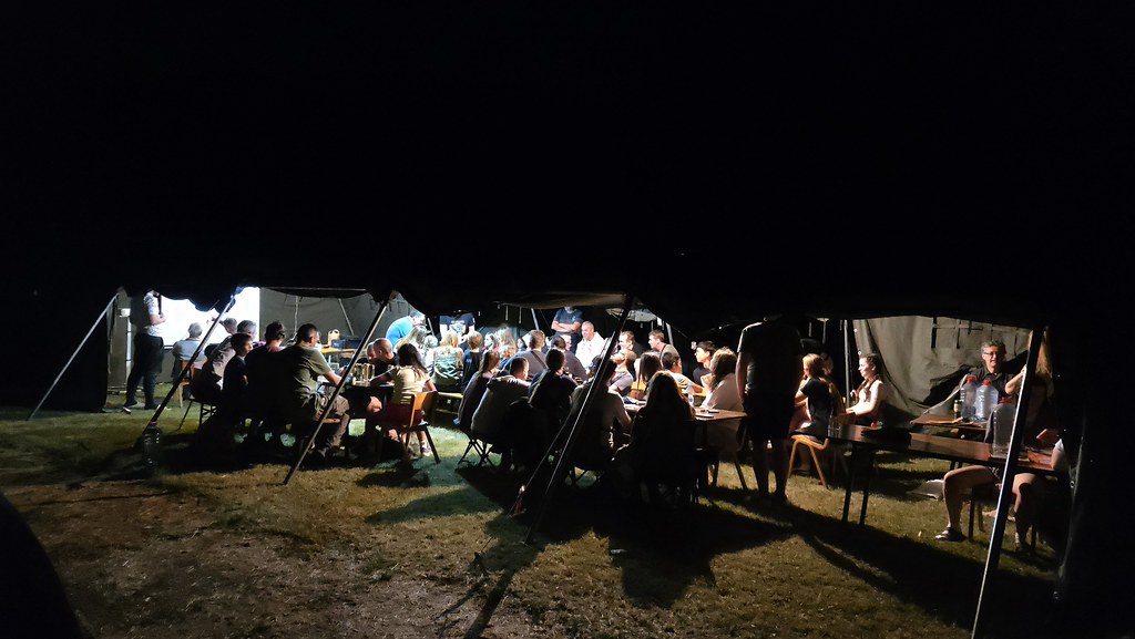 Druženje pod glavnim šatorom